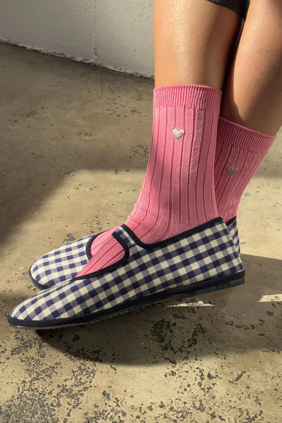 LE BON SHOPPE - Embroidered Her Socks (MC cotton) - PINK WATER + HEART