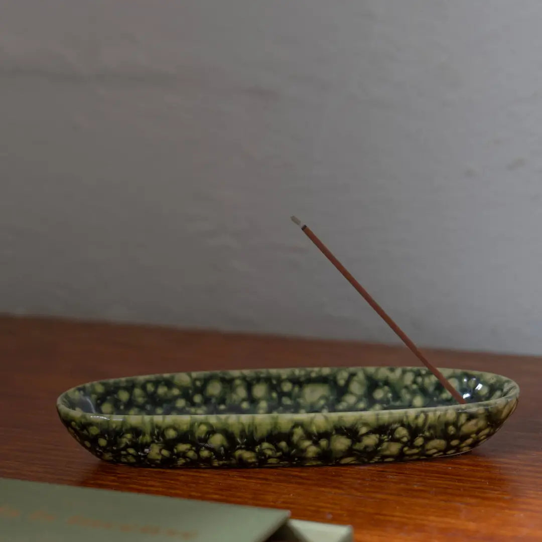 GENTLE HABITS - The Collector Ceramic Holder - Green