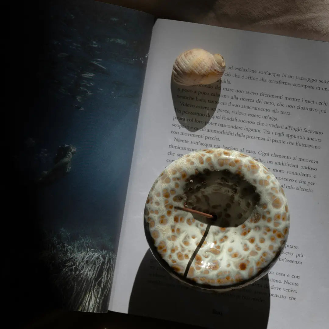 GENTLE HABITS - The Vessel Incense Holder - Seafoam
