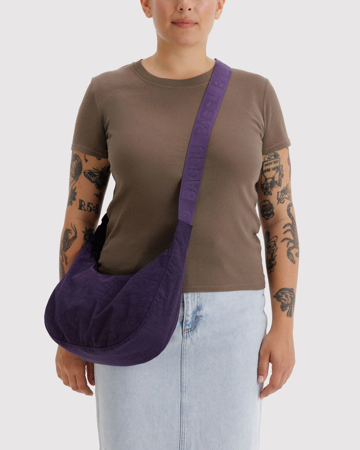 BAGGU - Medium Denim Nylon Crescent Bag - Fig