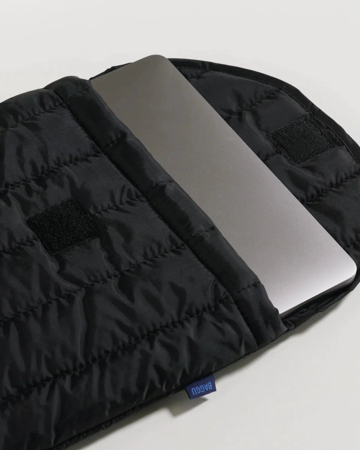 BAGGU - Puffy Laptop Sleeve 16" - Black