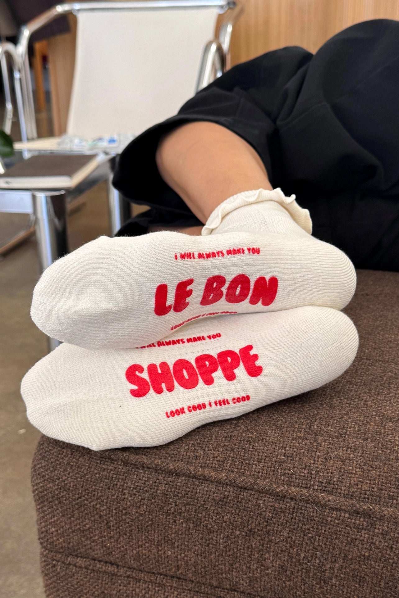LE BON SHOPPE - Ruffled Hugger Crew Socks - Vanilla / Red