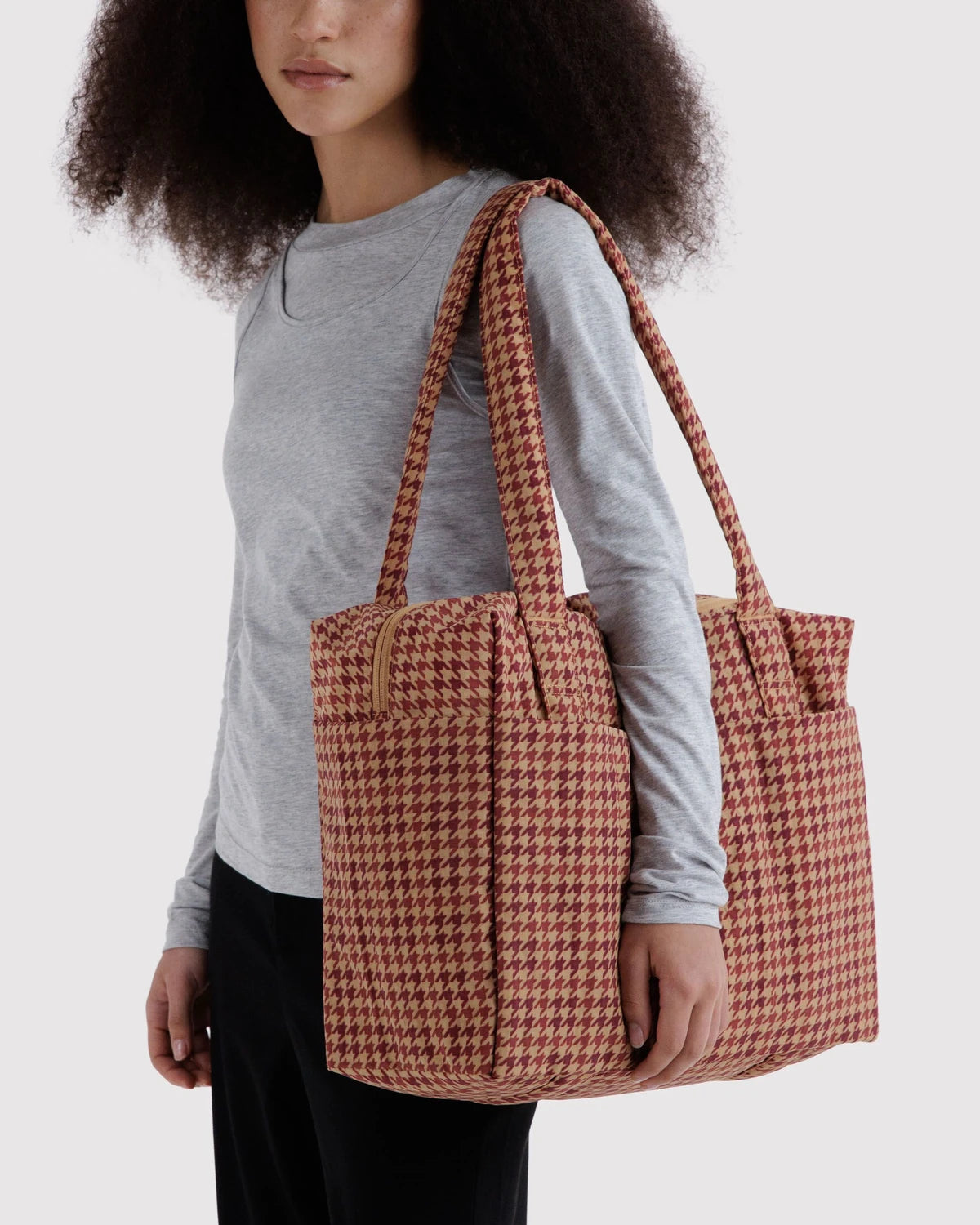 BAGGU - Small Cloud Carry-on - Tan Houndstooth